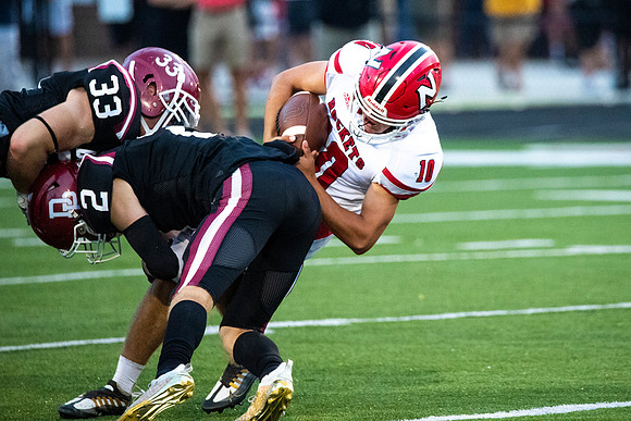 Neenah v DePere_0385
