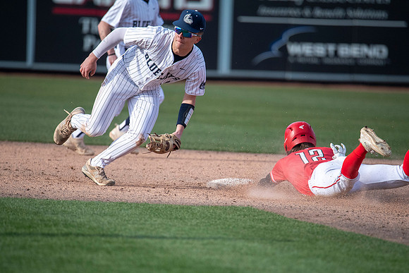 Neenah vs Menasha0498