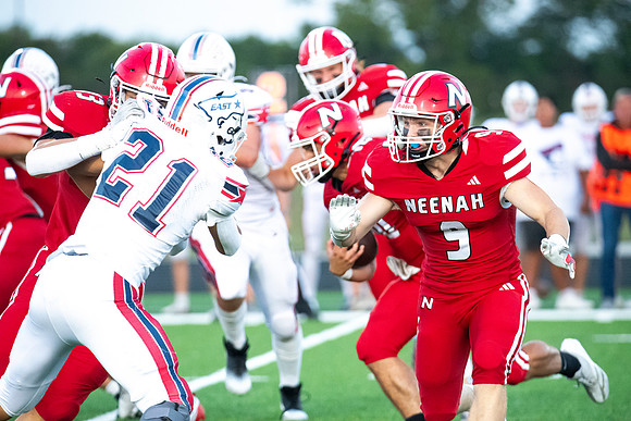 Neenah vs Appleton East 0293