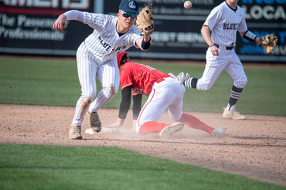 Neenah vs Menasha0504