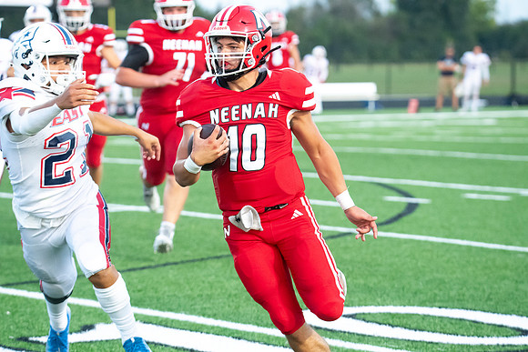 Neenah vs Appleton East 0391