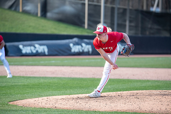 Neenah vs Menasha0422