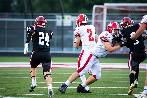 Neenah v DePere_0307
