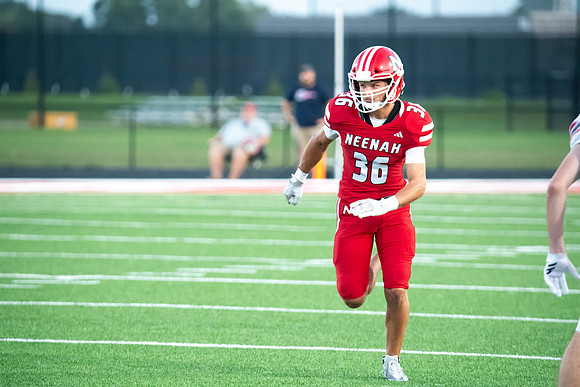 Neenah vs Appleton East 0459