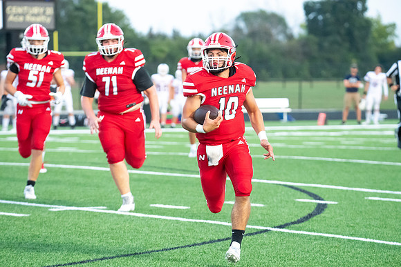 Neenah vs Appleton East 0382