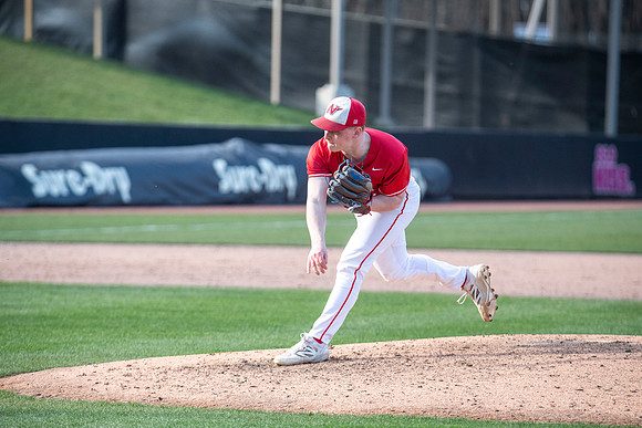 Neenah vs Menasha0420