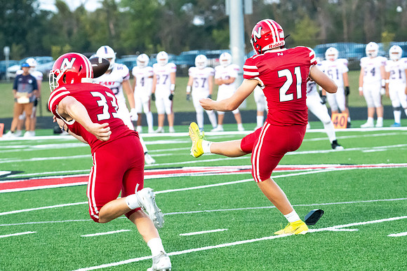 Neenah vs Appleton East 0252