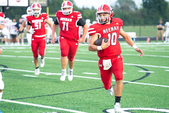 Neenah vs Appleton East 0387